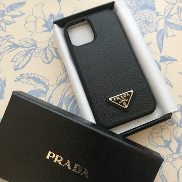 すぐ届く☆Prada (プラダ） サフィアーノレザー iPhone12 ケース